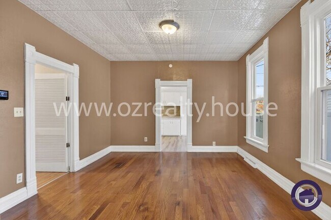 Photo - 837 Lorain St