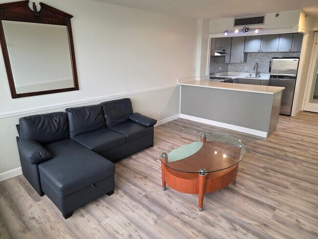 Photo - 70 Southbridge St Unit 811