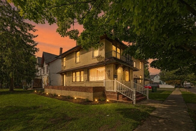 Building Photo - 430 Cinnaminson Ave Unit 2