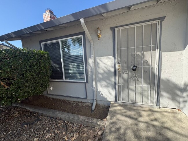 731 Northampton Dr