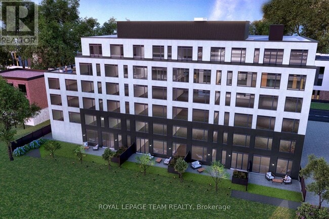 Photo - 398 Roosevelt Ave