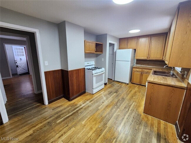 Building Photo - 4410 Bayard Rd Rental
