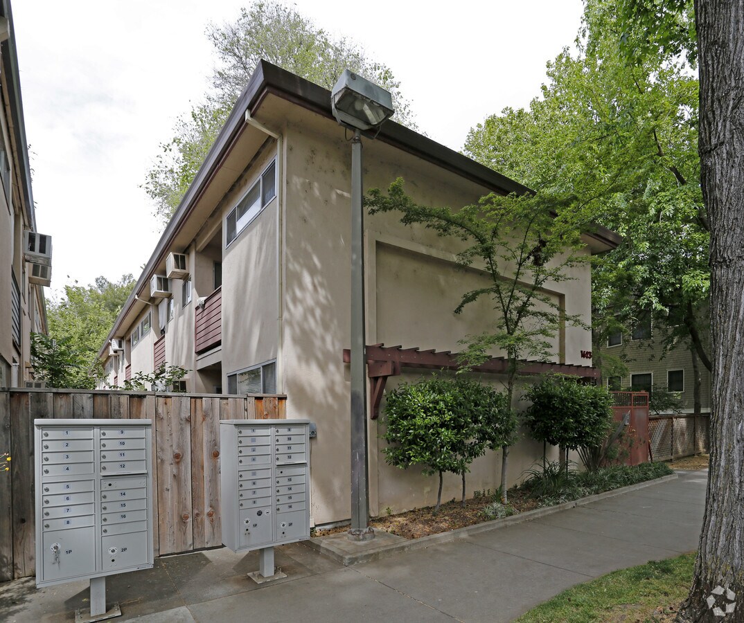 Photo - Lanai Apartments