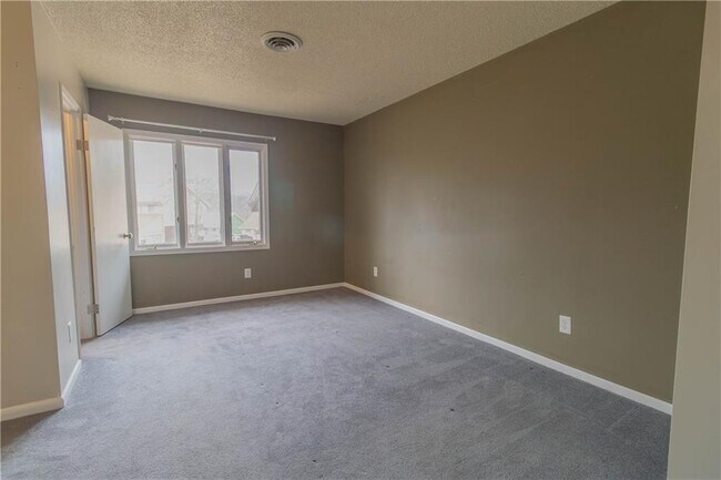 Photo - 14 Britten Cir