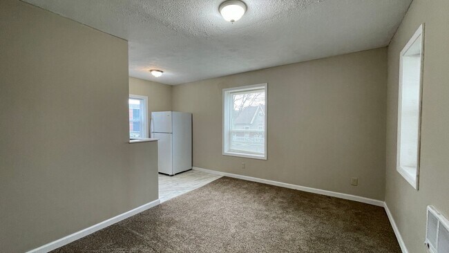 Photo - 111 E Front St Unidad 1