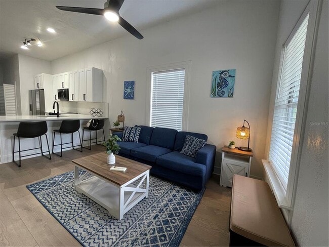 Photo - 1106 W La Salle St