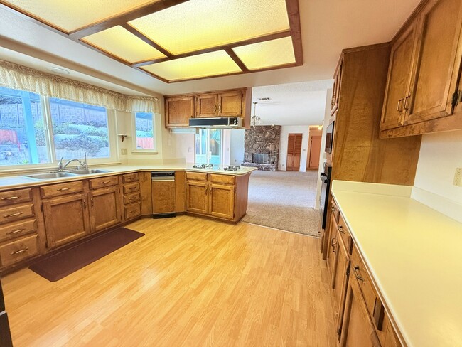 Photo - 1128 Via Pavion Townhome