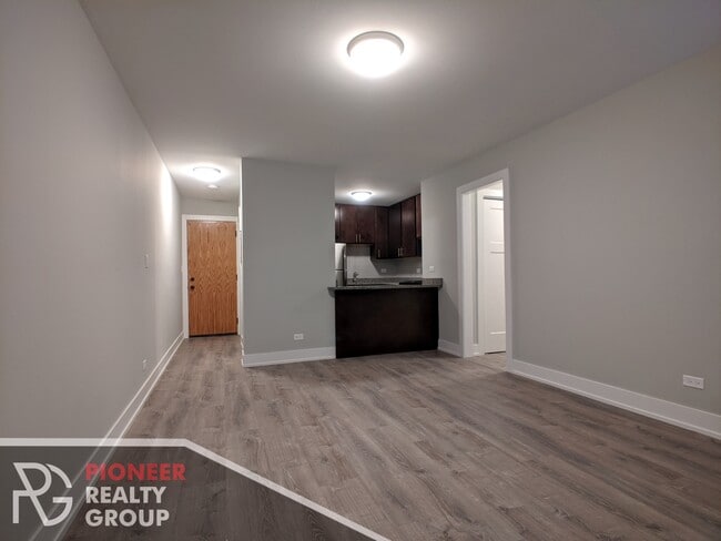 Photo - 546 W Surf St Unit 309