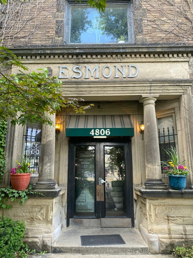 Building Photo - 4806 Euclid Ave Unit 17