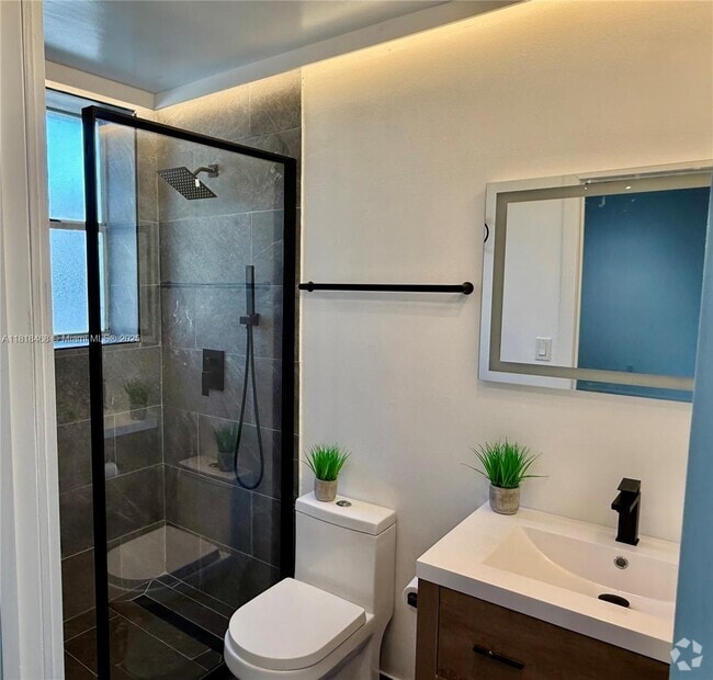 Building Photo - 1502 Jefferson Ave Unit 106 Rental