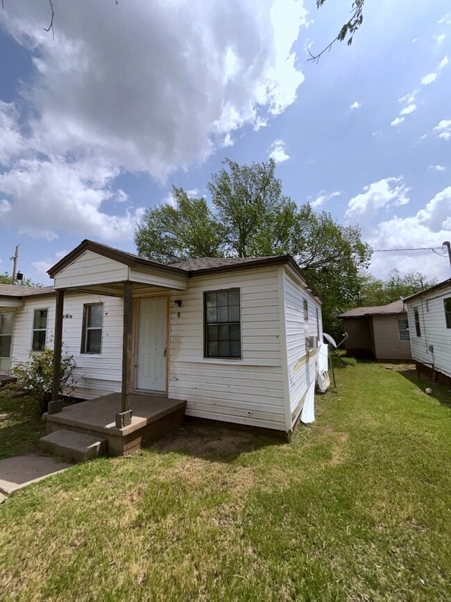 Building Photo - 410 SW 14th St Rental