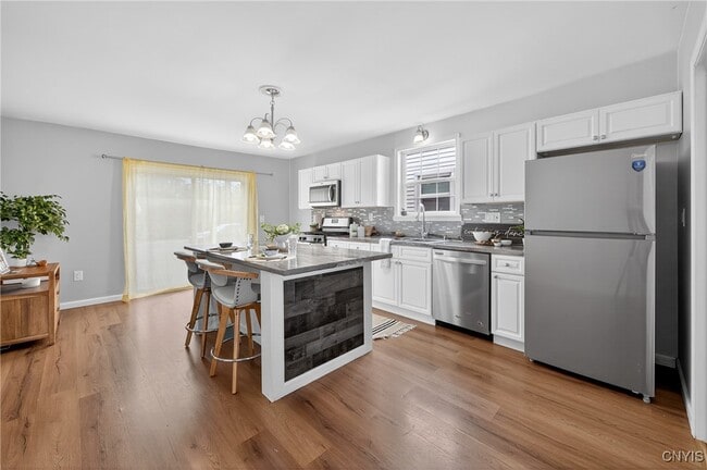 Photo - 122 Frederick Dr