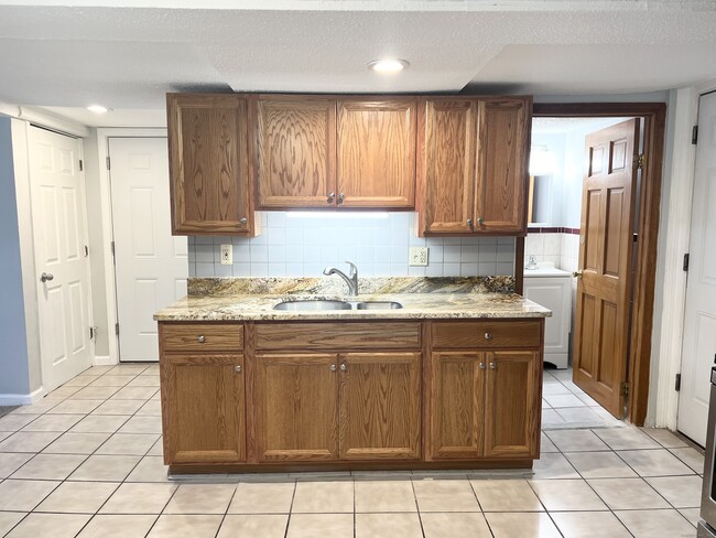 Building Photo - 204 S Main St Unit 6