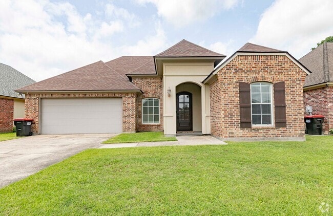 Building Photo - 3 bedroom 2 bath for rent Rental