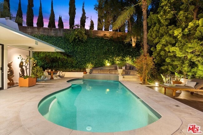 Building Photo - 2328 San Ysidro Dr Rental