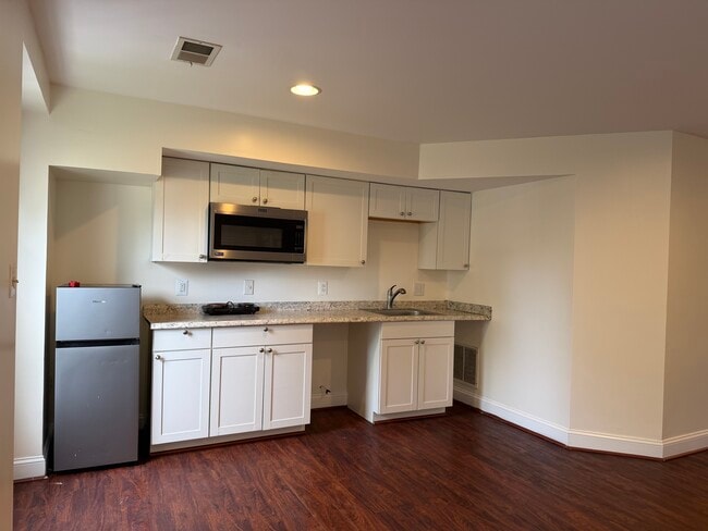 Photo - 188 Executive Cir