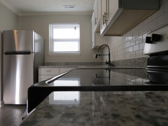 Deane Hill Apartments