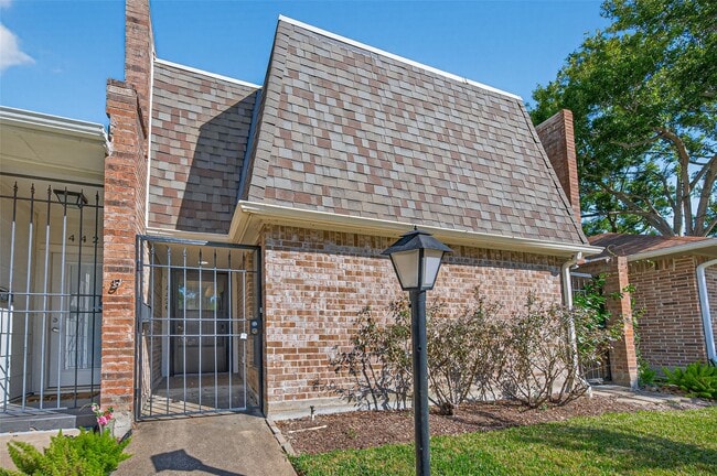 Photo - 4426 Basswood Ln
