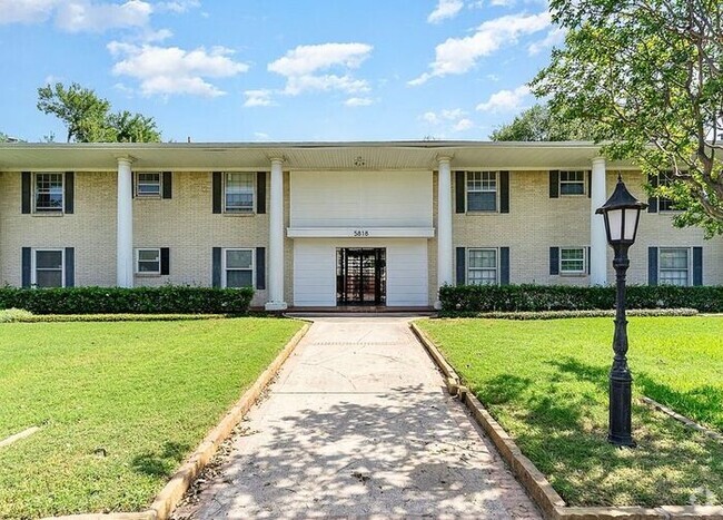 Building Photo - 5818 E University Blvd Rental