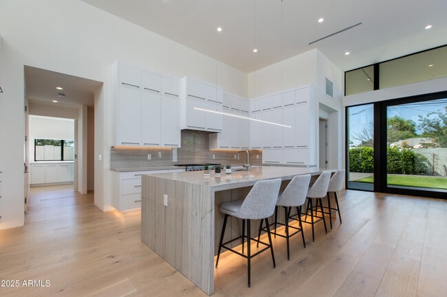 Photo - 4002 E Avalon Dr