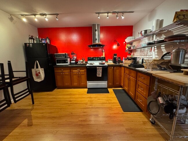 Building Photo - 2022 Virginia St Unit 3 Rental