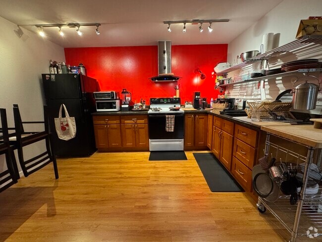 Building Photo - 2022 Virginia St Unit 3 Rental