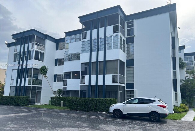 9159 SW 77th Ave Unit 113