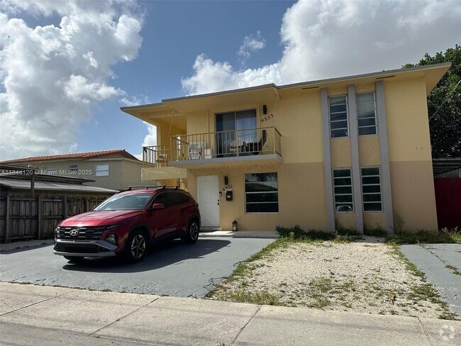 Building Photo - 4351 NW 5th St Unit 0 Rental