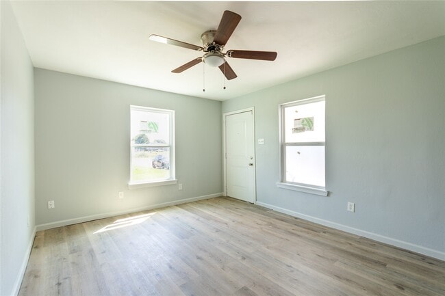 Photo - 1020 5th Ave N