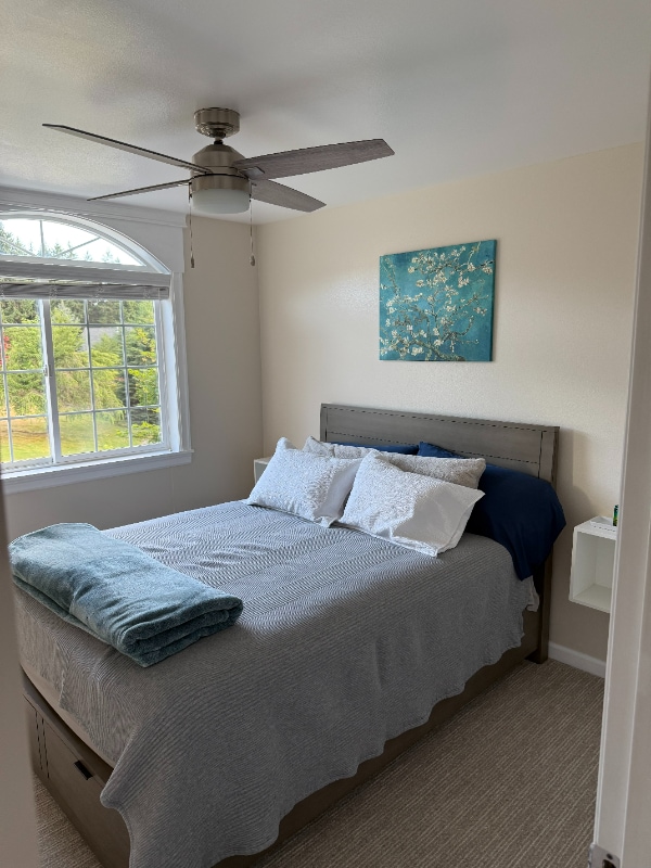 Photo - 400 Cooper Point Rd SW