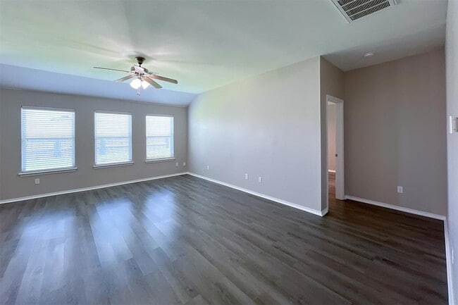 Photo - 2928 Cider Mill Ln