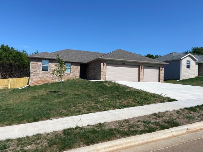 Building Photo - Brand New Home!!