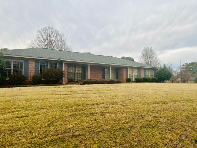 124 Riverdale N