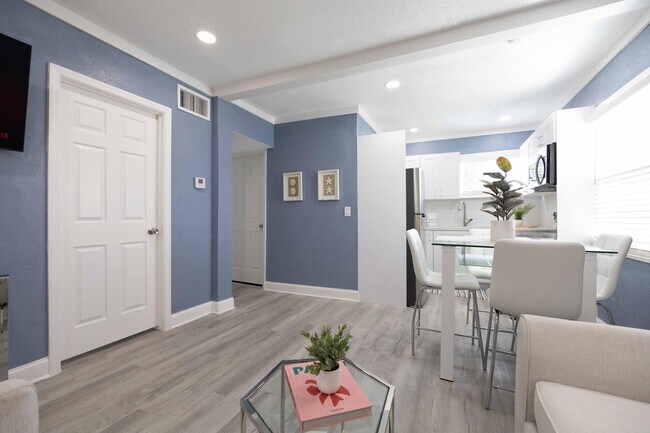 Photo - 420 Avenida Alegre