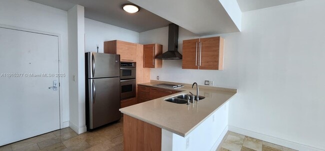 Building Photo - 218 SE 14th St Unit 1904