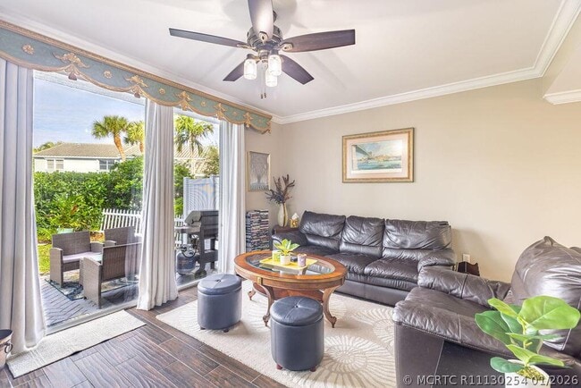 Photo - 1038 Jeffery St