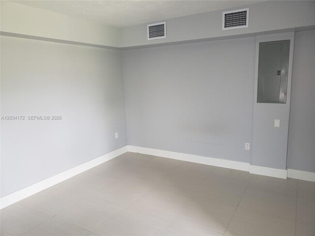 Photo - 15250 SW 154th Ave Unidad Studio