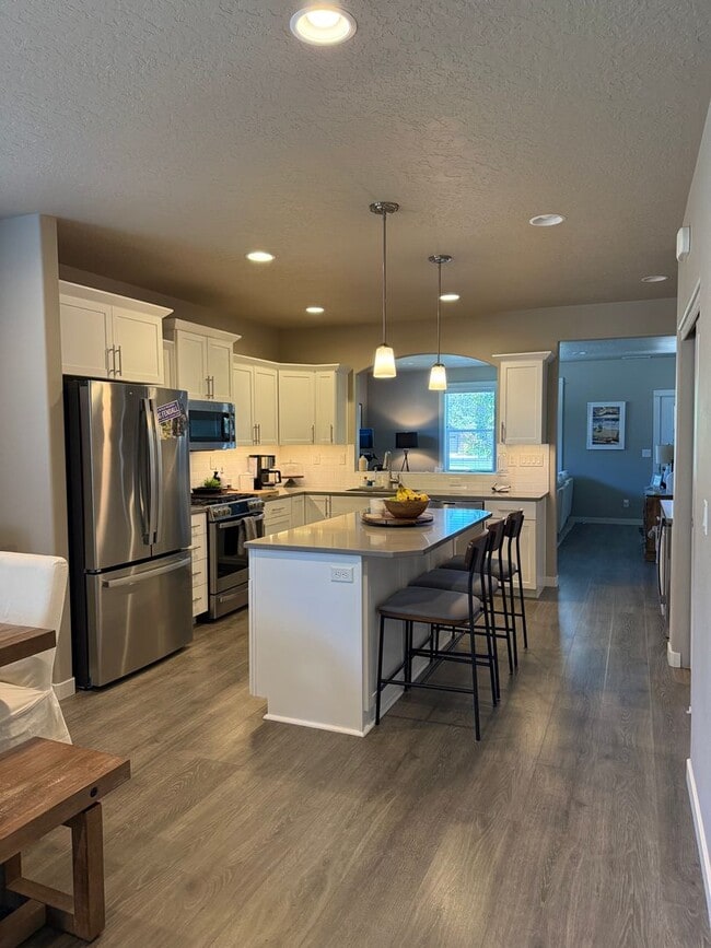 Photo - Beautiful 4-bdr with Bonus Loft and 3-car garage in Sisters!