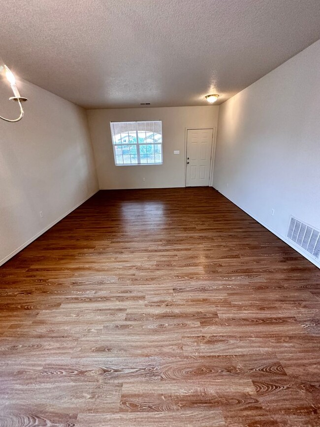 Photo - Stunning 2 story 2575 sq ft home- New Carpet