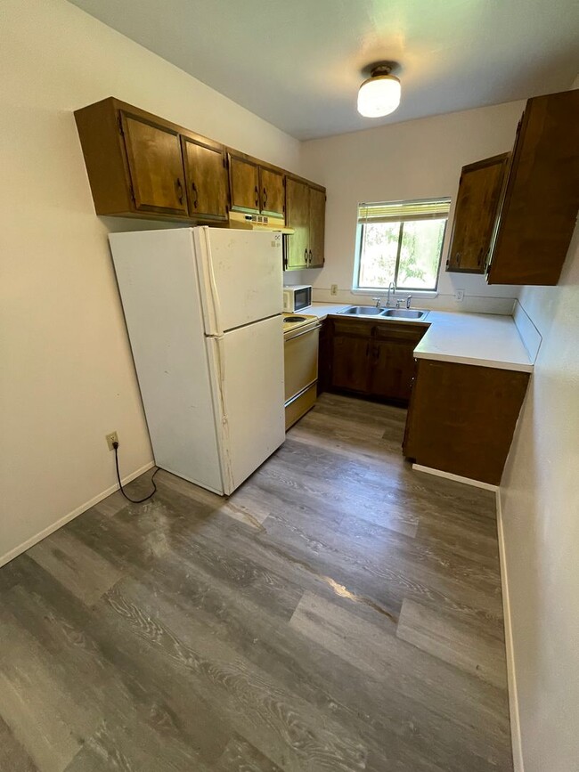 Photo - 514 F Unit #3