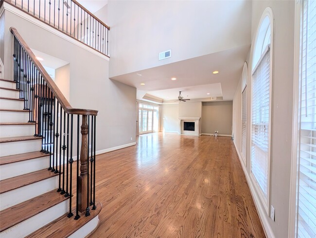 Photo - 5511 Val Verde St