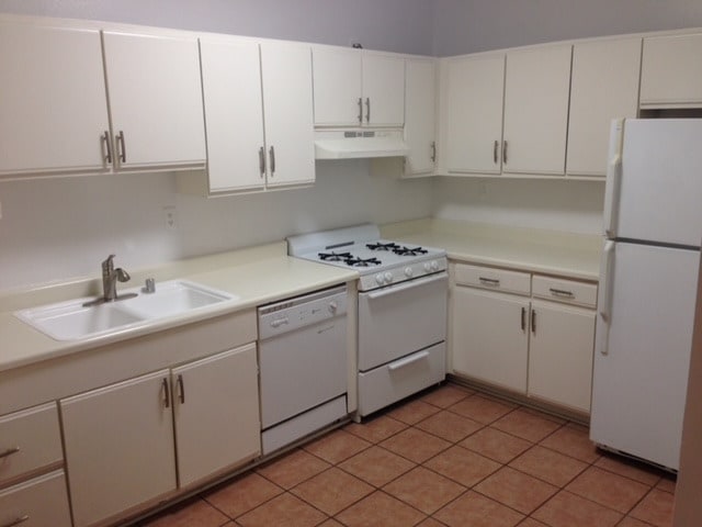 Photo - 350 N Oakhurst Dr