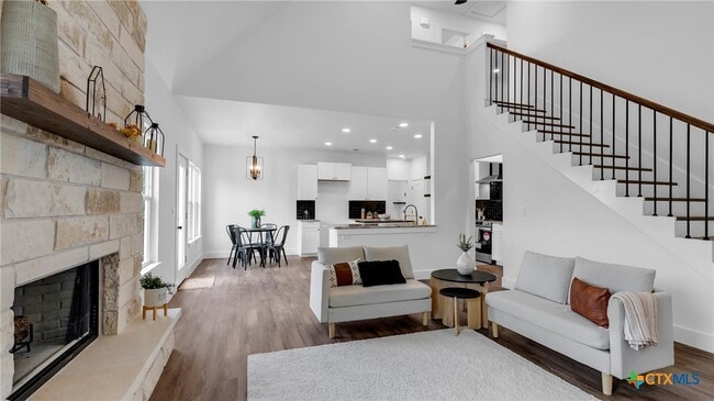 Photo - 105 Chesterfield Dr