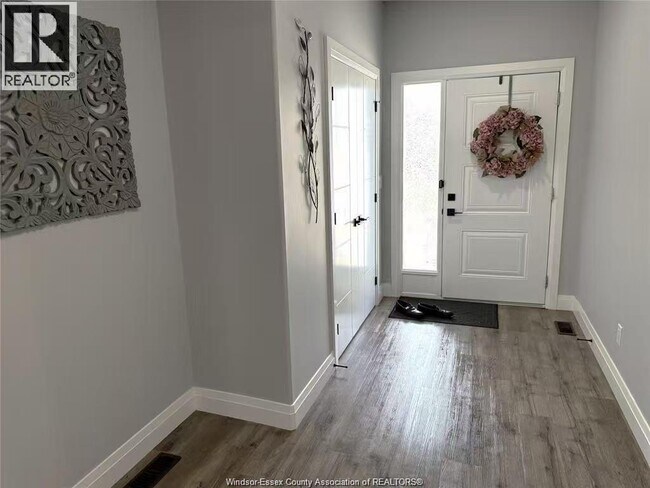 Photo - 1176 Curry Ave