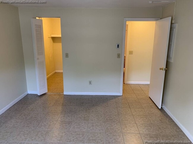 Building Photo - 740 Central St Unit H13