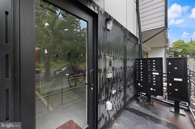 Photo - 2209 M St NE Unit 1