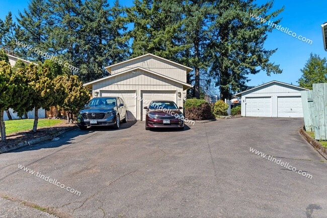 Building Photo - 344-03 Unit 2