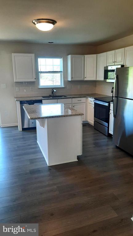 Photo - 837 Admiral's Quay Dr