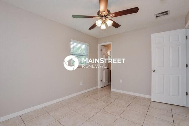 Photo - 4 Bedroom Pet-Friendly Home in DeLand, FL with Main Street Renewal