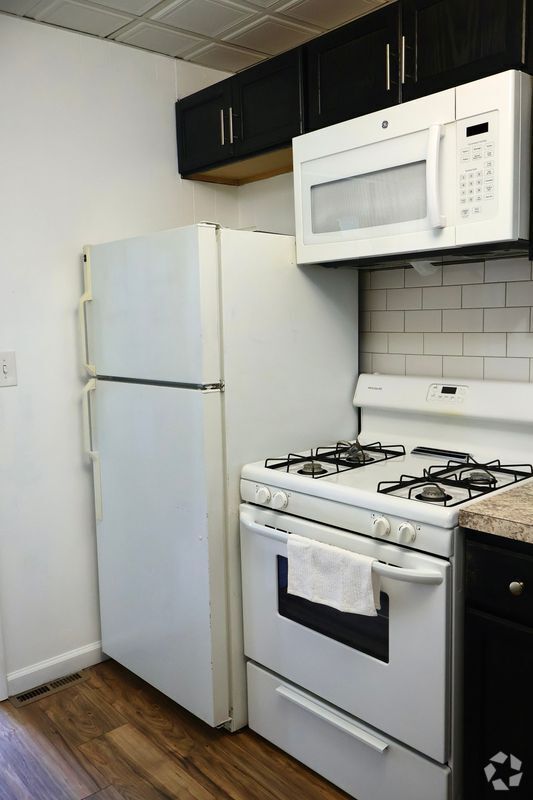 Building Photo - 95 Albany St Rental